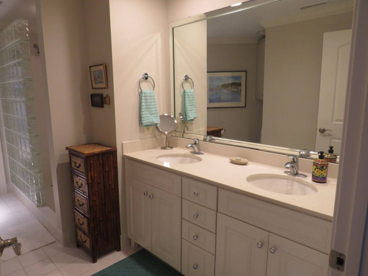 Condo for rent at 4425 Arendell St, Morehead City, NC 28557