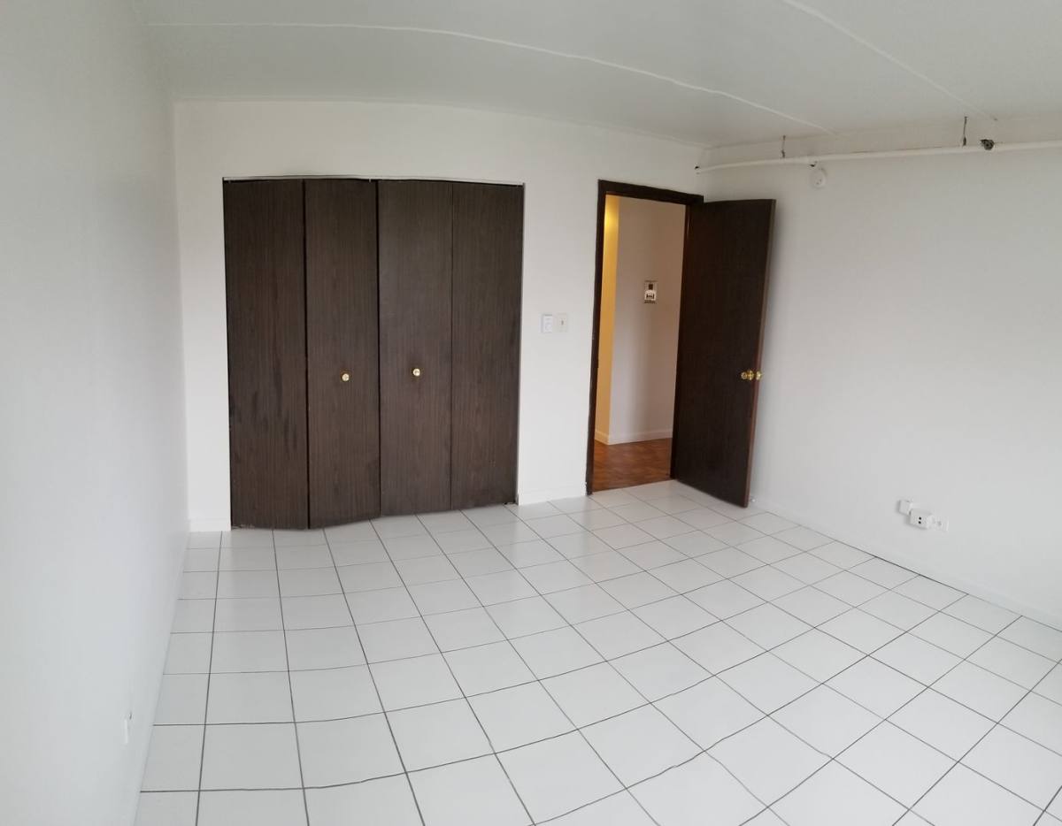 Apartment for rent at 5810 St Charles Rd, Berkeley, IL 60163