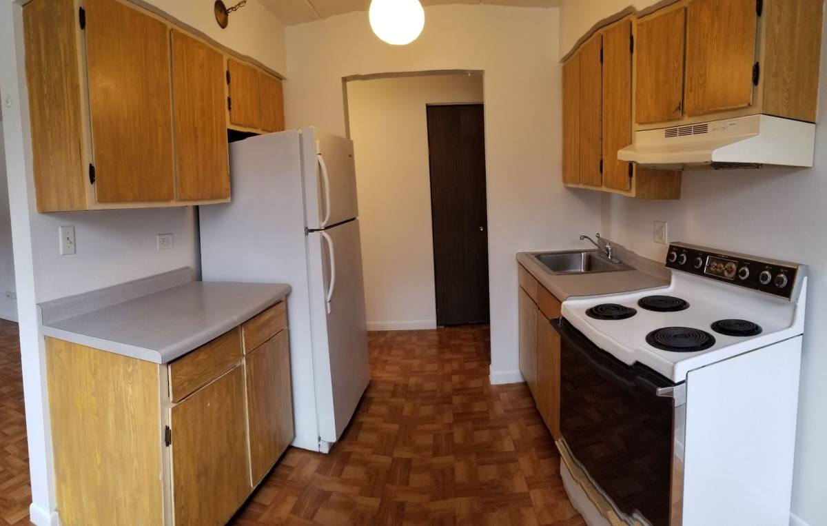 Apartment for rent at 5810 St Charles Rd, Berkeley, IL 60163