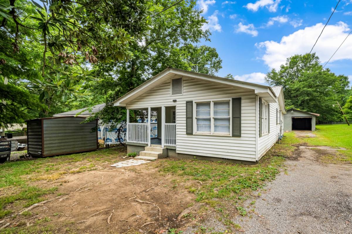 House for rent at 154 Pine Ave, Bessemer, AL 35023