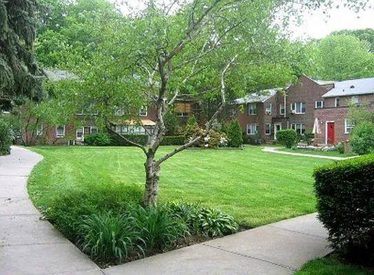Townhouse for rent at 4601 Henry Hudson Parkway W #A23, Bronx, NY 10471