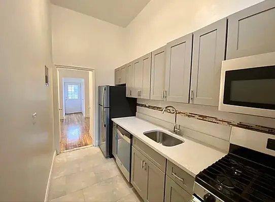 Townhouse for rent at 4601 Henry Hudson Parkway W #A23, Bronx, NY 10471