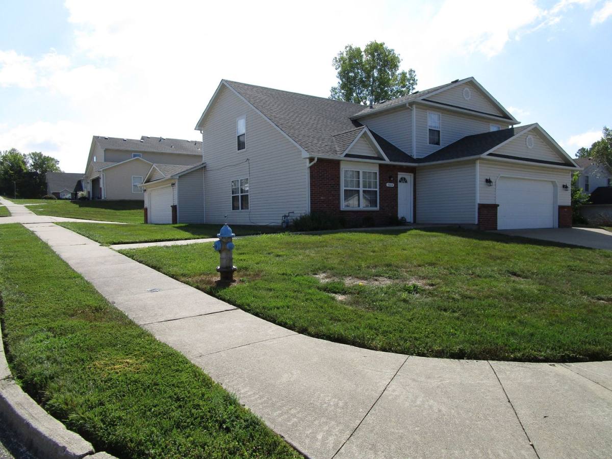 Apartment for rent at 5004-5006 Carrie Ridge Dr, Columbia, MO 65203