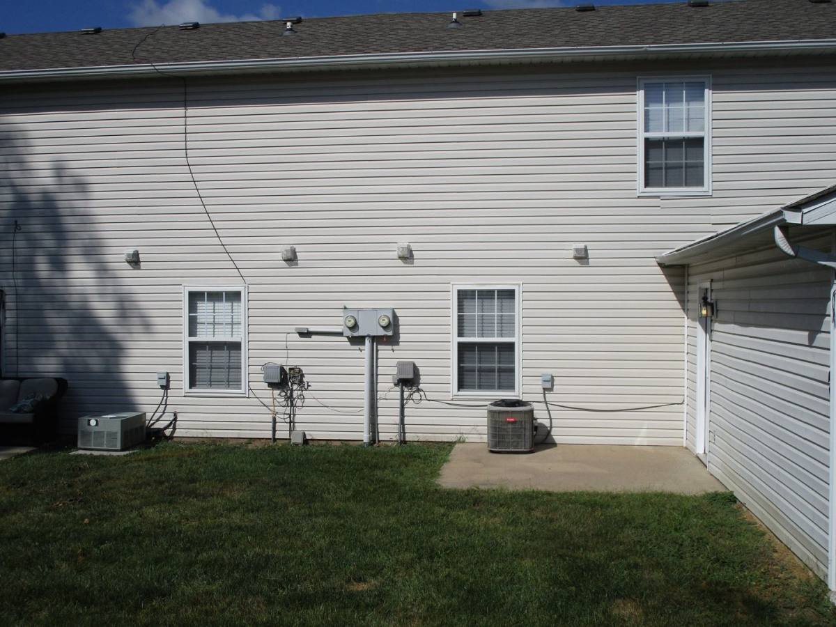 Apartment for rent at 5004-5006 Carrie Ridge Dr, Columbia, MO 65203