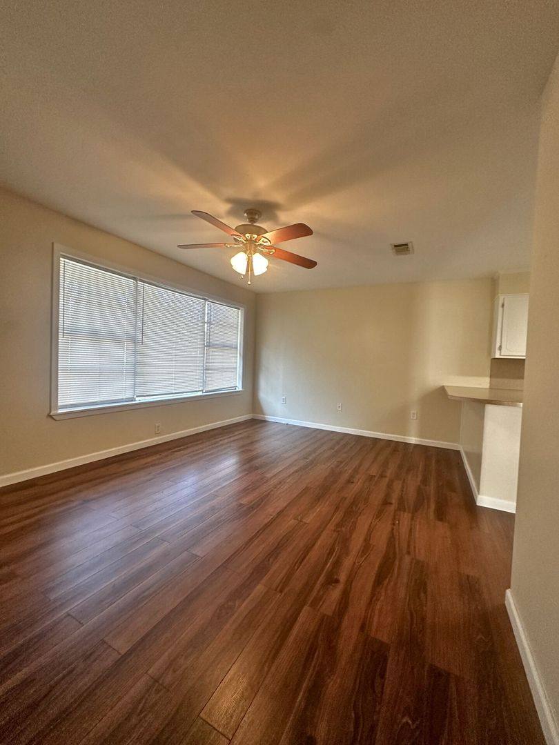 House for rent at 30121 Julia Dr, Albany, LA 70711