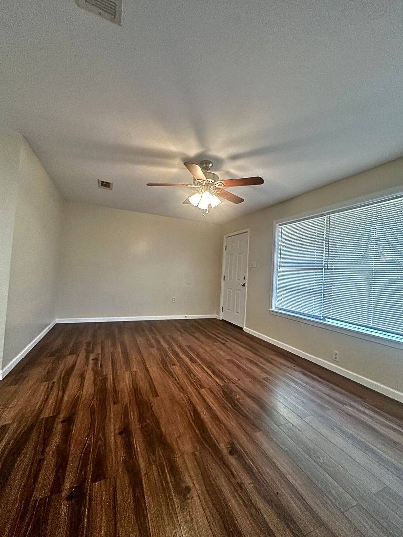 House for rent at 30121 Julia Dr, Albany, LA 70711