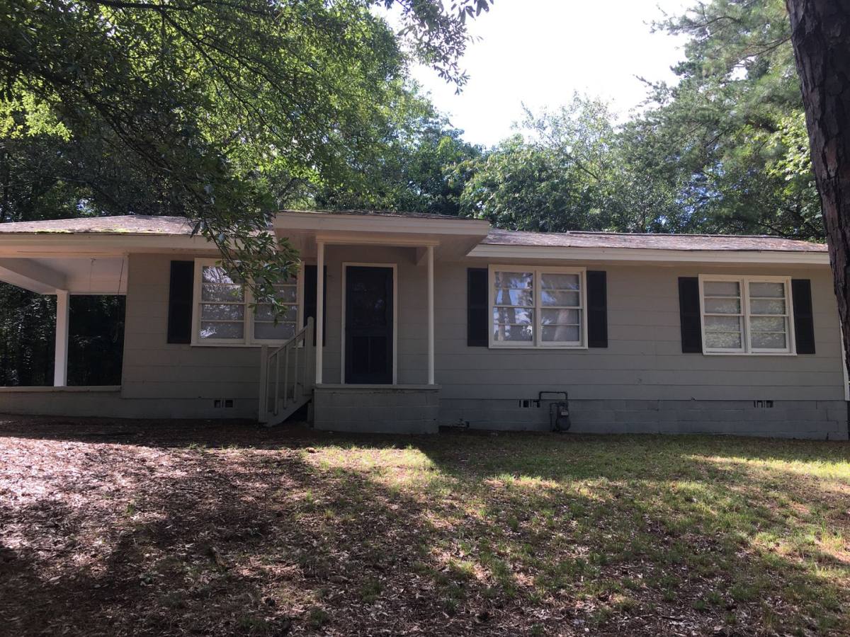 House for rent at 423 Wilshire Rd NE, Rome, GA 30161