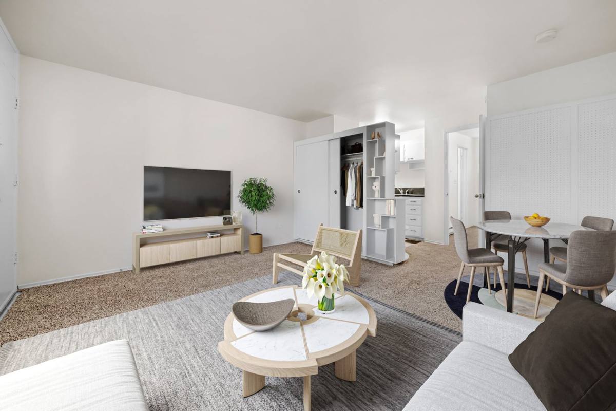 Apartment for rent at 1415 NE 52nd St, Seattle, WA 98105