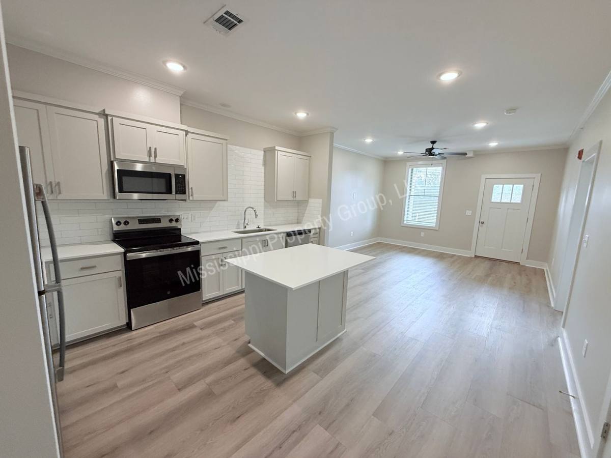 Apartment for rent at 1207 Pleasant Dr, Oxford, MS 38655