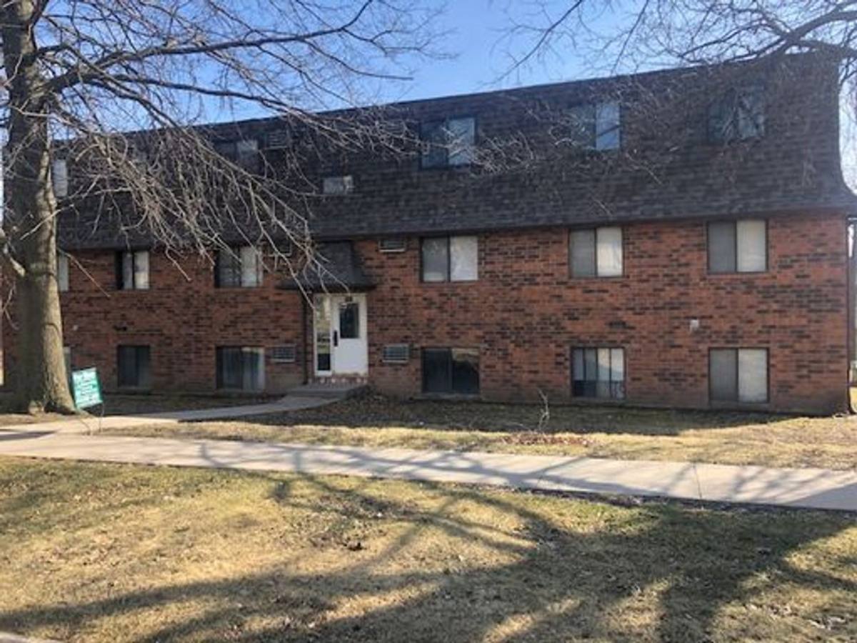 Apartment for rent at 1527 Aber Ave, Iowa City, IA 52246