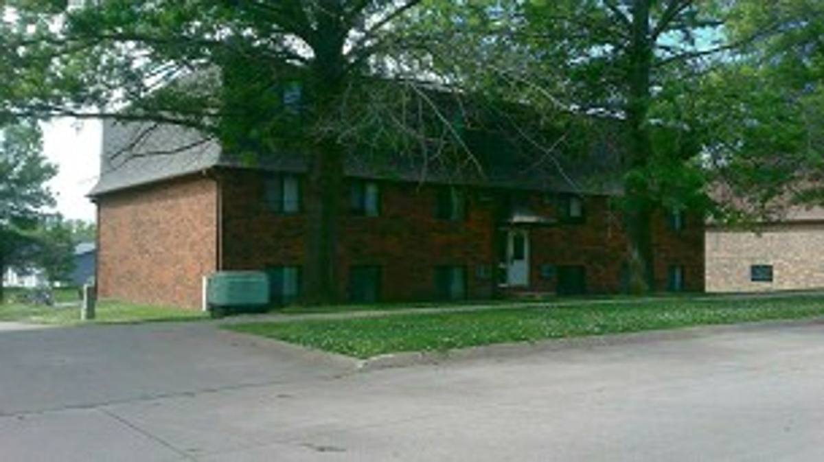 Apartment for rent at 1527 Aber Ave, Iowa City, IA 52246