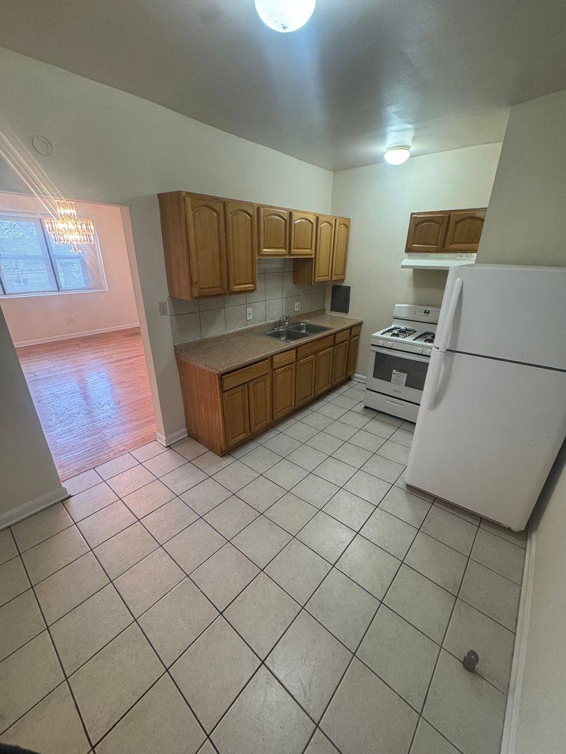 Apartment for rent at 3100-08 W Douglas Blvd, Chicago, IL 60623