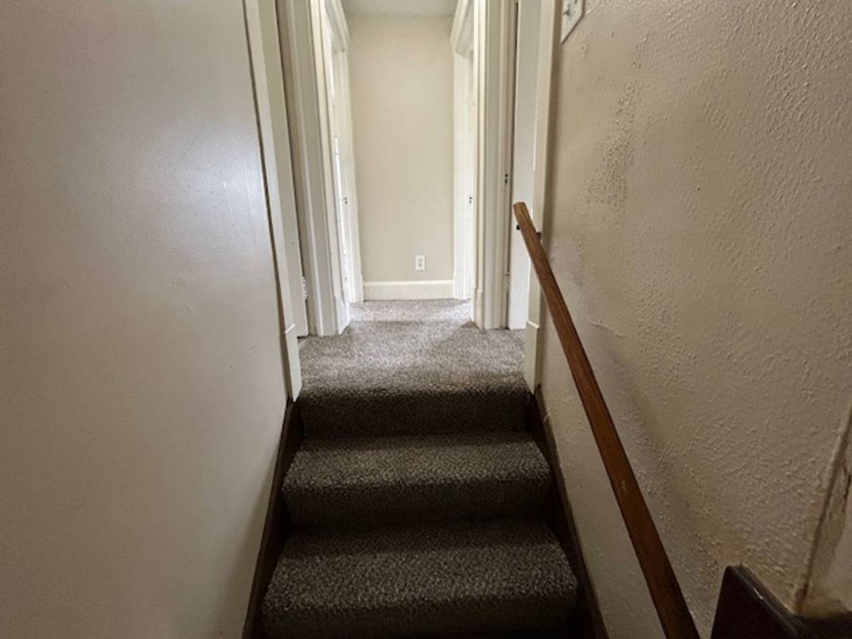 Apartment for rent at 518 Lake Ave, Elyria, OH 44035