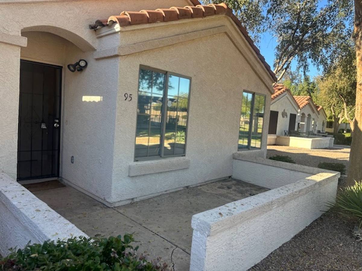 Townhouse for rent at 726 S Nebraska St, Chandler, AZ 85225