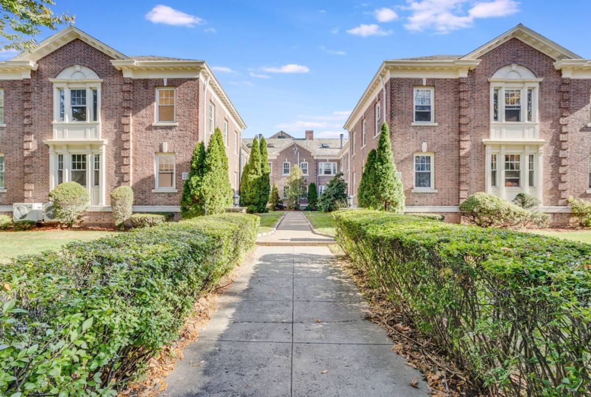 Apartment for rent at 431-437 Whitney Ave, New Haven, CT 06511