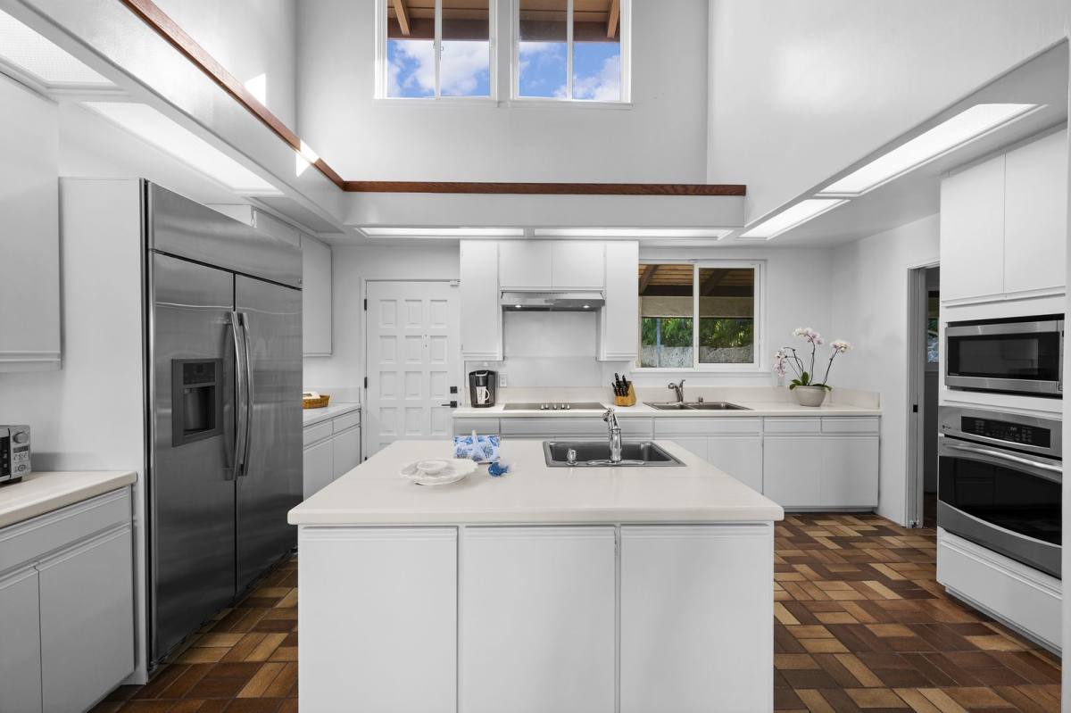 House for rent at 76 S Kalaheo Ave, Kailua, HI 96734