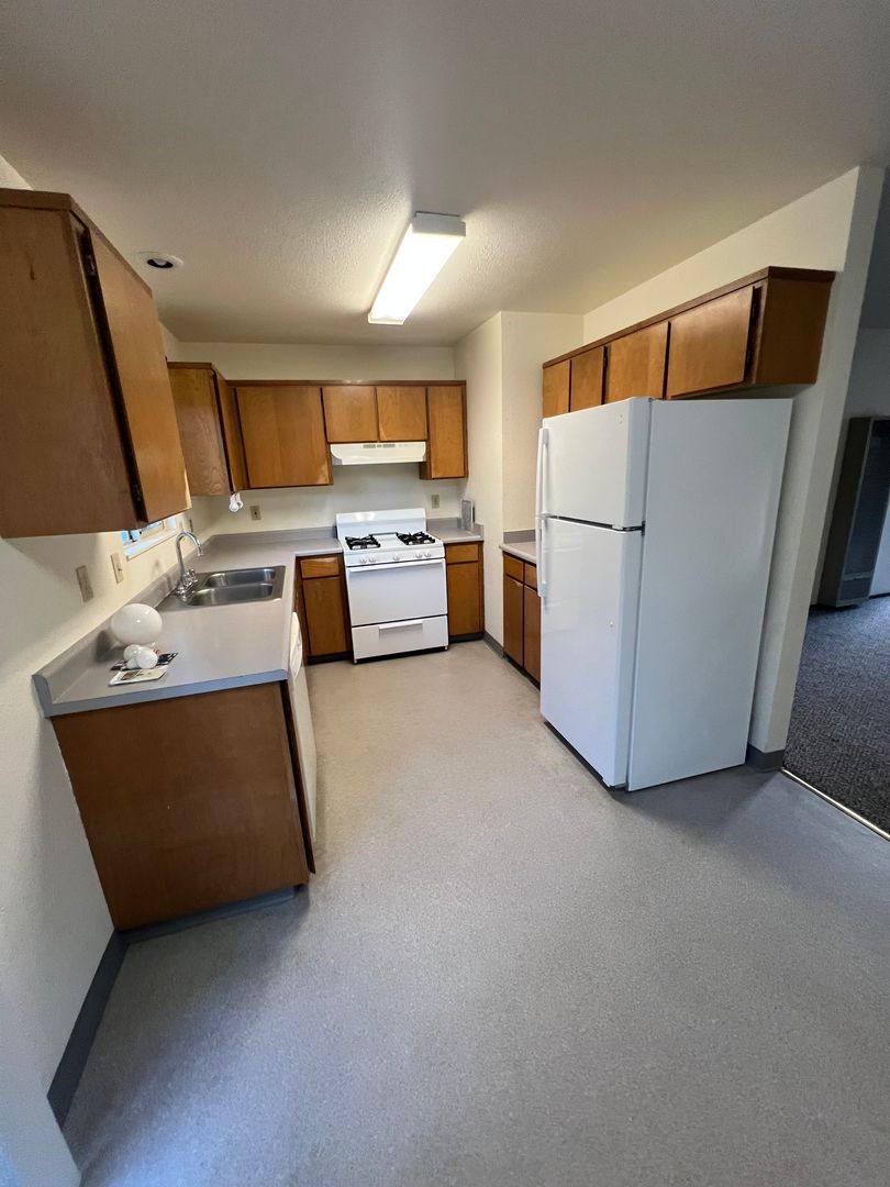 585 Ridge Rd, McKinleyville, CA 95519 - Apartment for Rent - Image 3