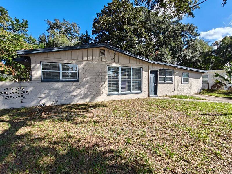 House for rent at 2921 Mansion Rd, Jacksonville, FL 32277