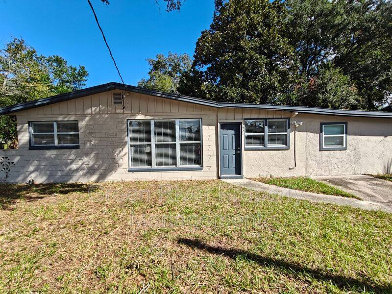 House for rent at 2921 Mansion Rd, Jacksonville, FL 32277