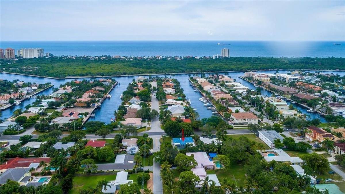 House for rent at 1529 Bayview Dr, Fort Lauderdale, FL 33304