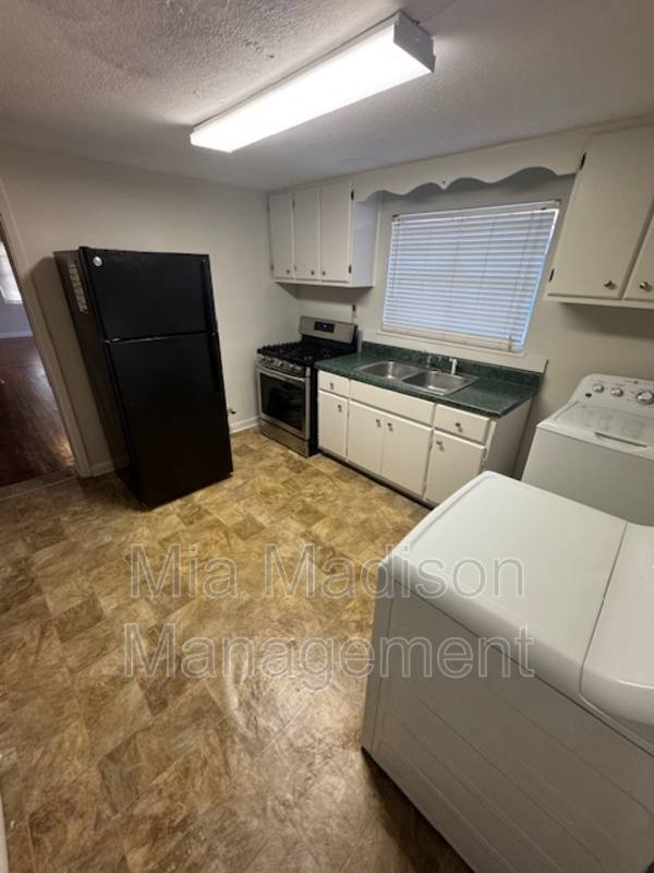 House for rent at 1026 W 41st St, Savannah, GA 31415