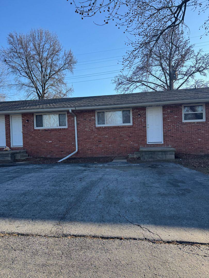 Apartment for rent at 922 1 2 Springfield Ave, Bolivar, MO 65613
