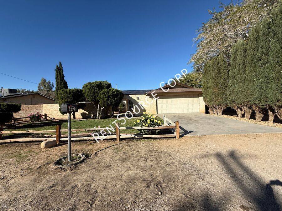 House for rent at 4827 W Ave #L6, Lancaster, CA 93536