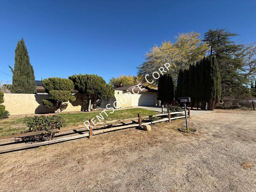 House for rent at 4827 W Ave #L6, Lancaster, CA 93536