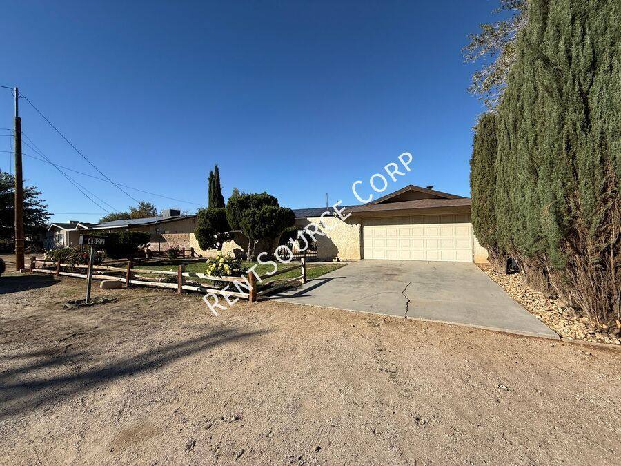House for rent at 4827 W Ave #L6, Lancaster, CA 93536