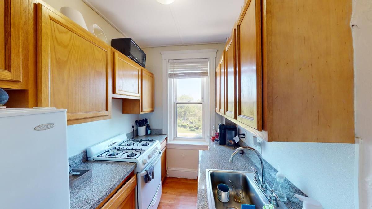 House for rent at 1035 Connomwealth Ave, Boston, MA 02215