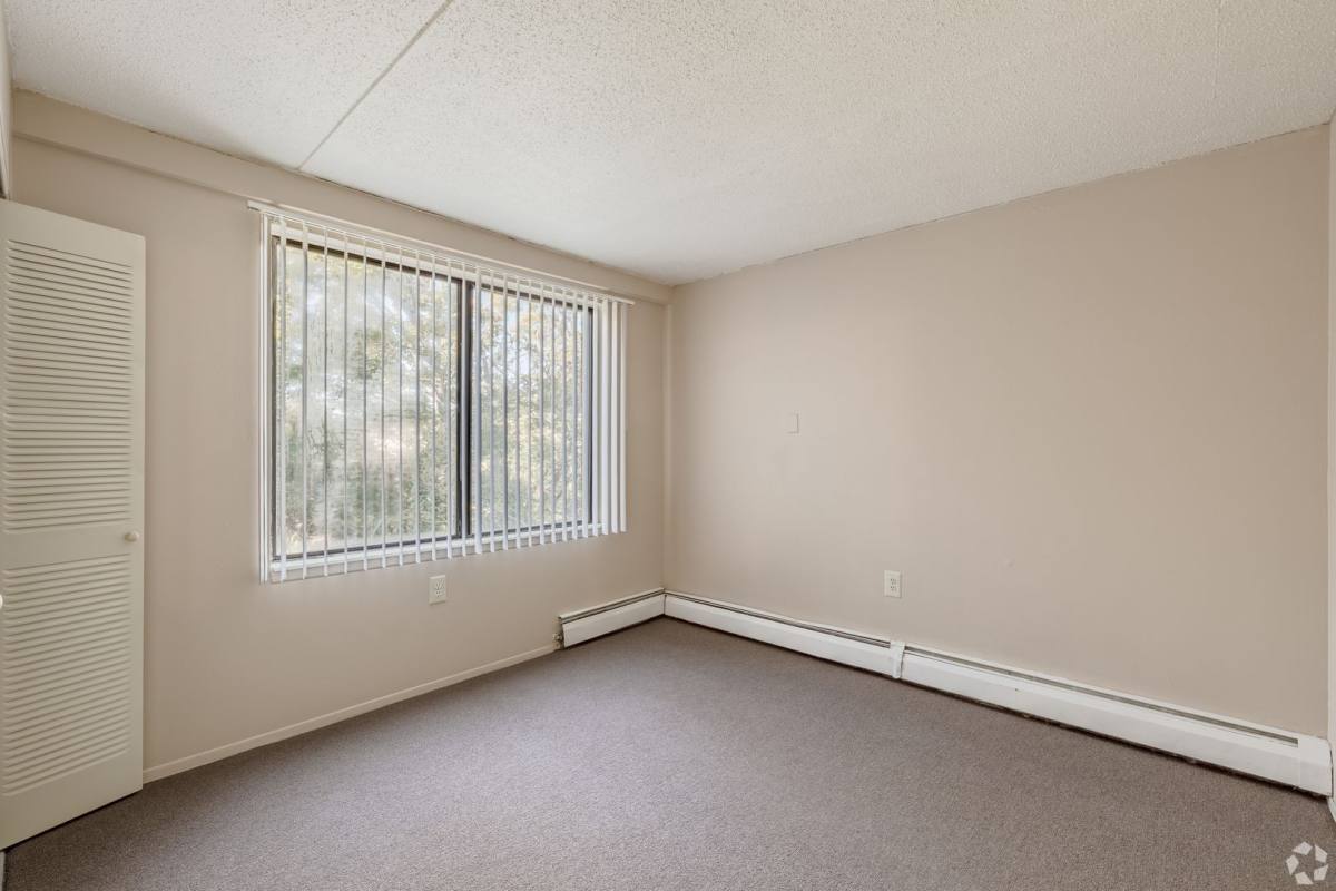 Apartment for rent at 1270 Electric Ave, Lincoln Park, MI 48146