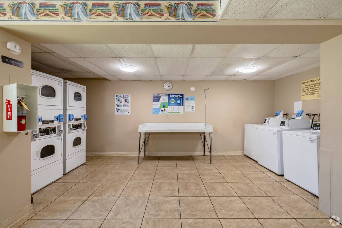 Apartment for rent at 1270 Electric Ave, Lincoln Park, MI 48146