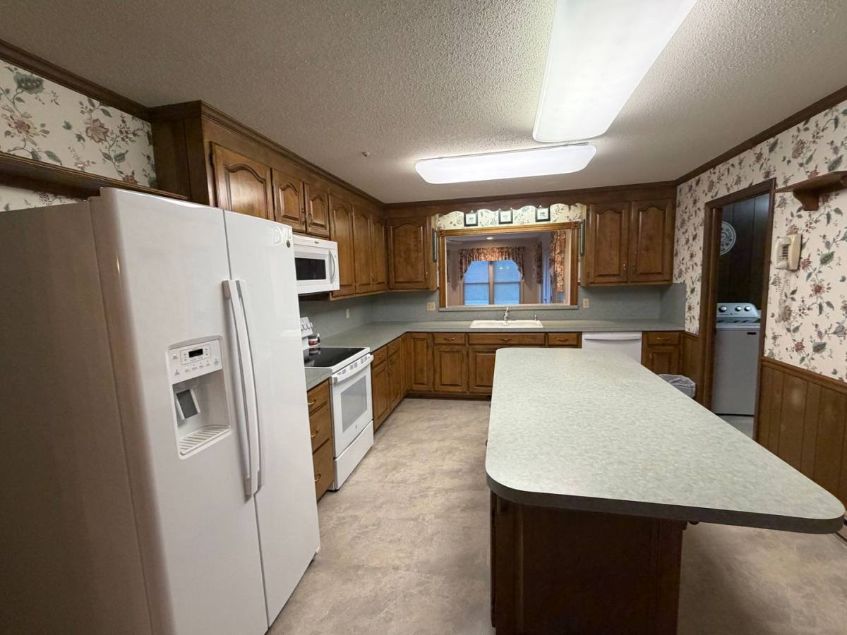 House for rent at 6811 Oakdale Rd, Liberty, NC 27298