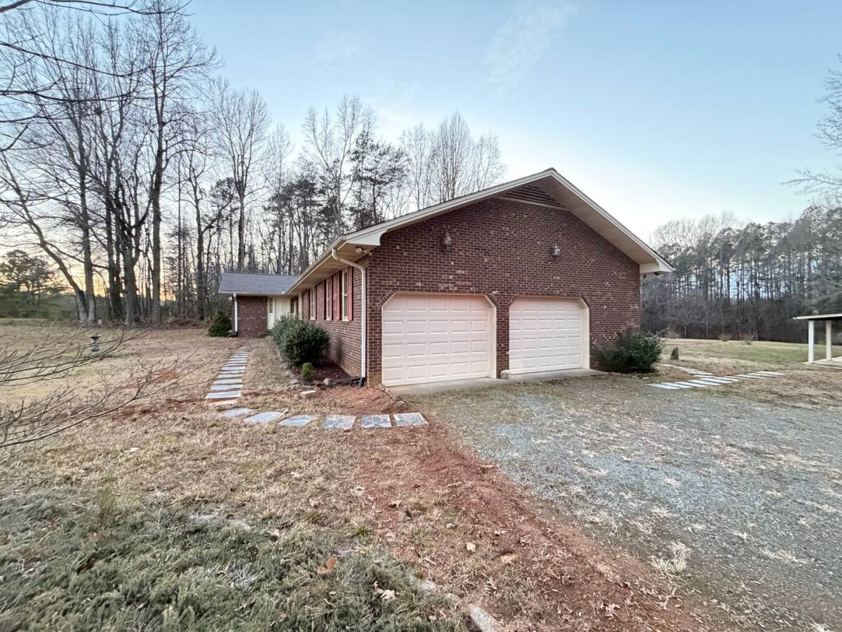 House for rent at 6811 Oakdale Rd, Liberty, NC 27298
