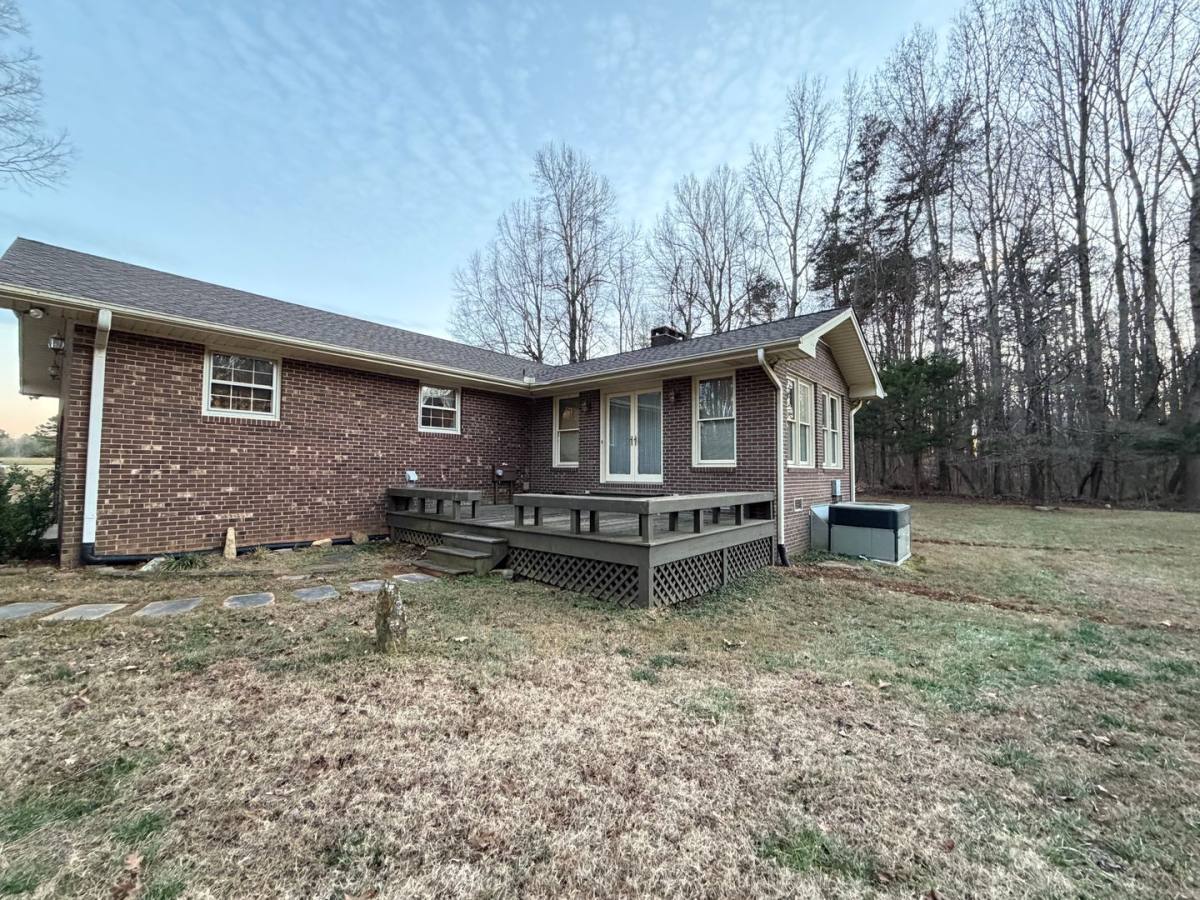 House for rent at 6811 Oakdale Rd, Liberty, NC 27298