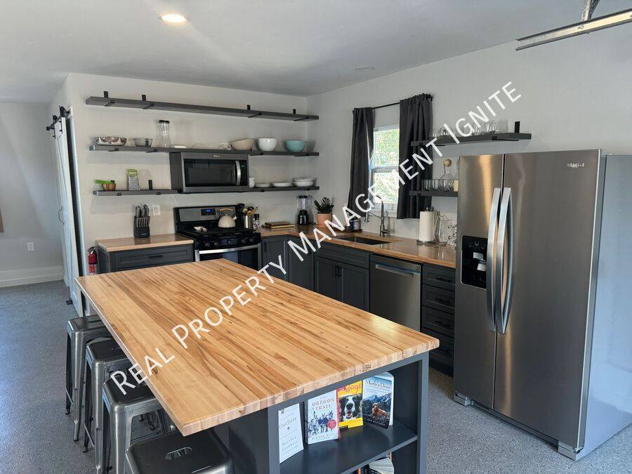 Apartment for rent at 65601 Highway 20, Bend, OR 97703