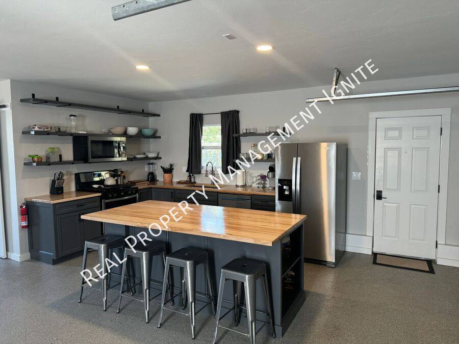 Apartment for rent at 65601 Highway 20, Bend, OR 97703