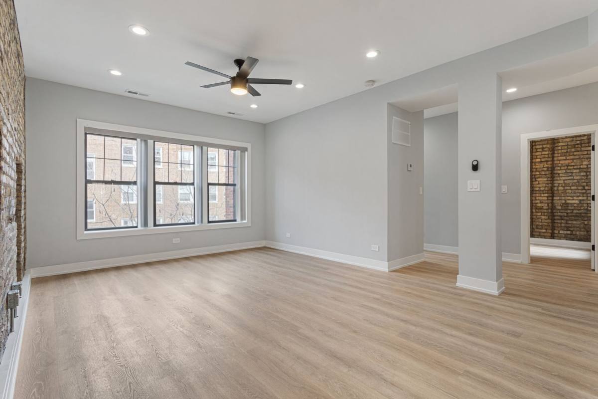 Apartment for rent at 7642-48 N Eastlake Terrace, Chicago, IL 60626