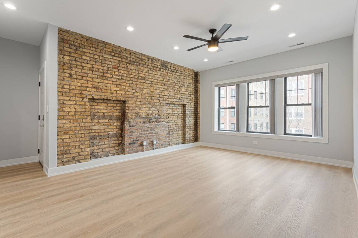 Apartment for rent at 7642-48 N Eastlake Terrace, Chicago, IL 60626