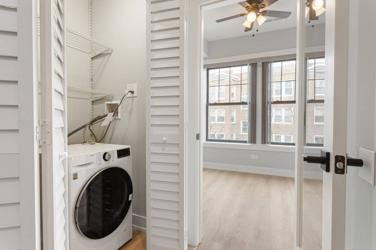 Apartment for rent at 7642-48 N Eastlake Terrace, Chicago, IL 60626