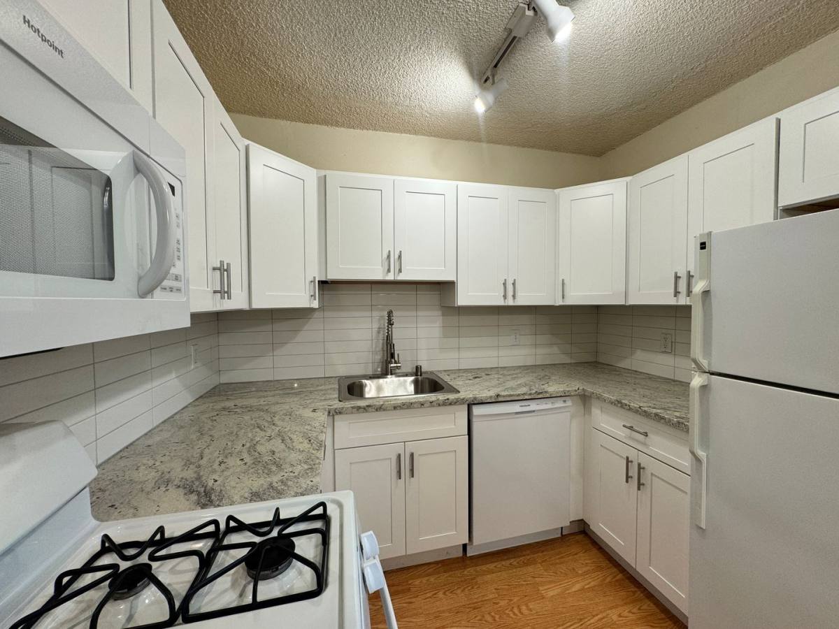 Apartment for rent at 3810 H St, Sacramento, CA 95816