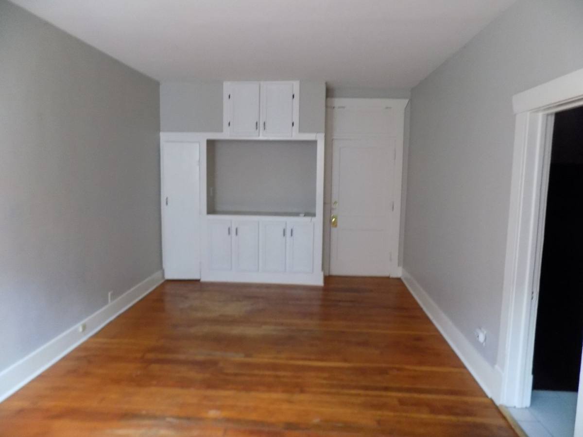 Apartment for rent at 115 N Main St, Fairfield, IA 52556