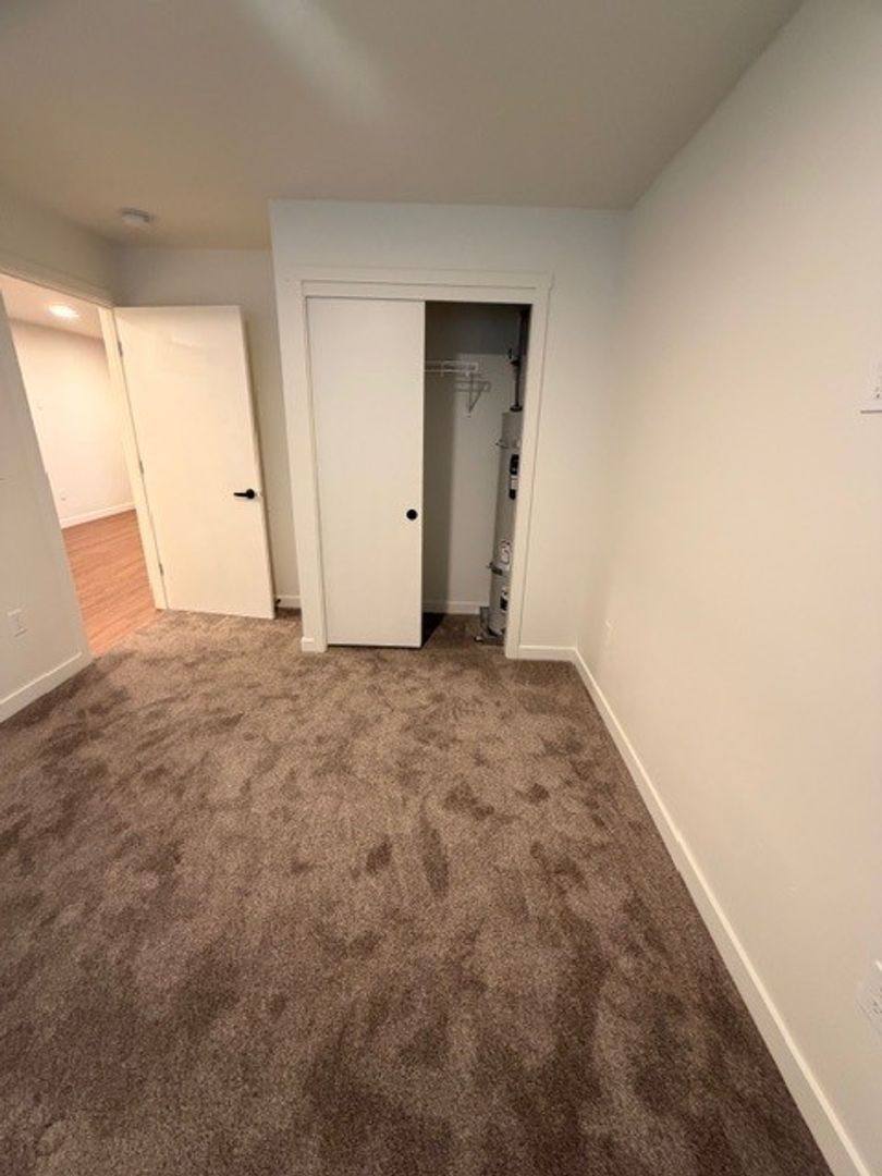 Apartment for rent at 461 32nd St, Astoria, OR 97103
