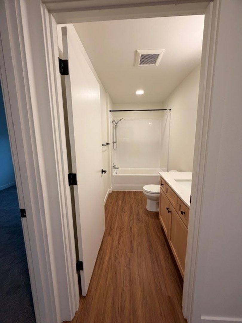 Apartment for rent at 461 32nd St, Astoria, OR 97103