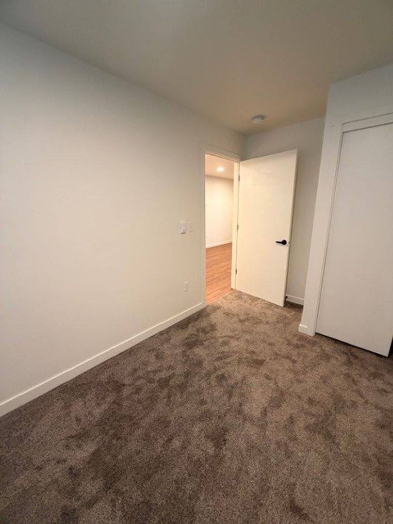 Apartment for rent at 461 32nd St, Astoria, OR 97103