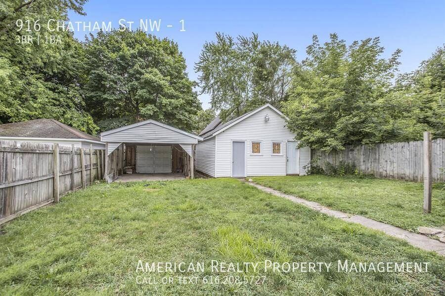 Apartment for rent at 916 Chatham St NW #1, Grand Rapids, MI 49504