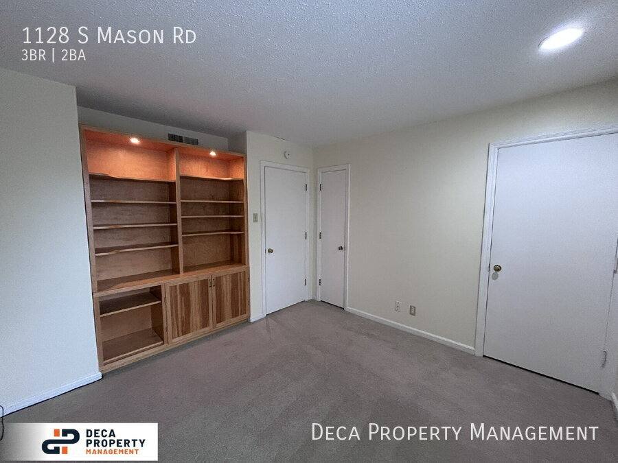 Condo for rent at 1128 S Mason Rd, Saint Louis, MO 63131