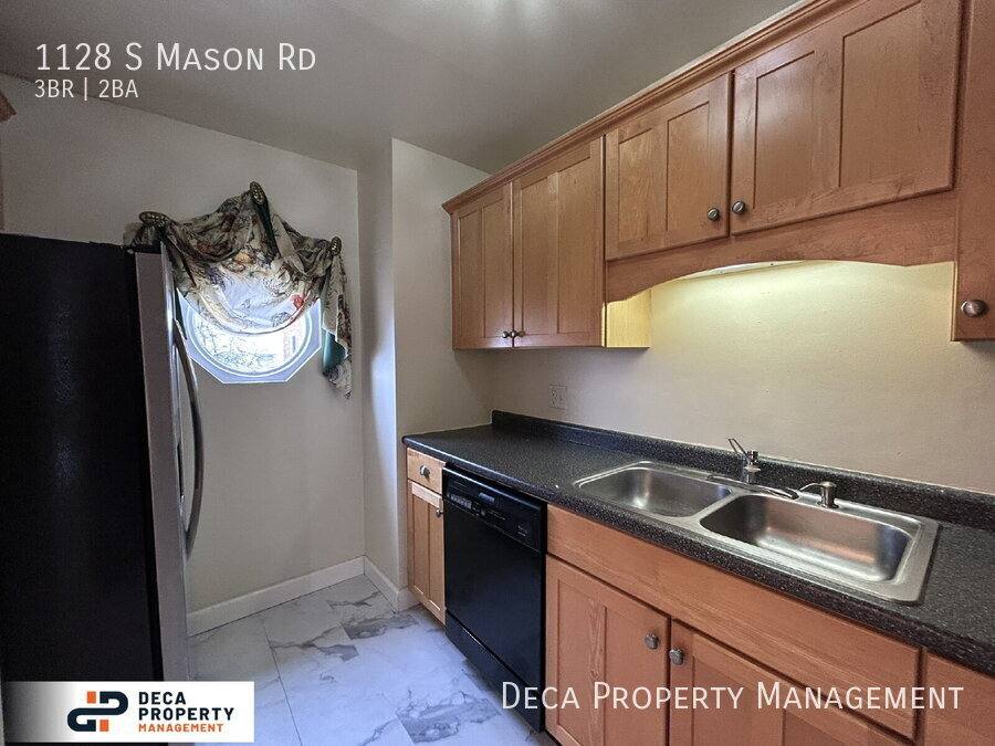 Condo for rent at 1128 S Mason Rd, Saint Louis, MO 63131