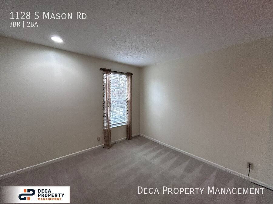 Condo for rent at 1128 S Mason Rd, Saint Louis, MO 63131