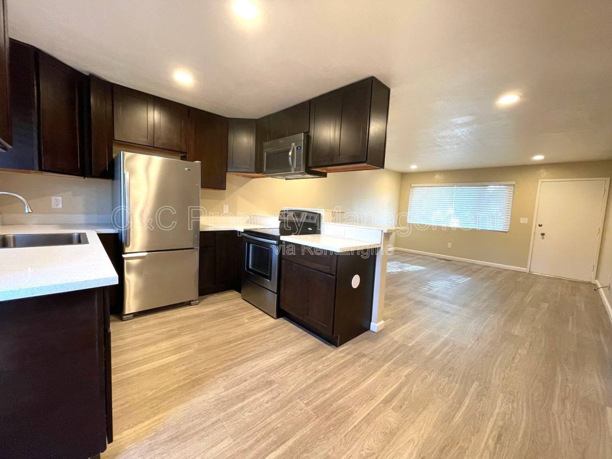 Apartment for rent at 802 Sunset Dr #C, Pacific Grove, CA 93950